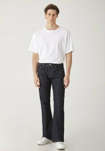 Прямые джинсы