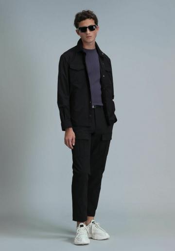 Брюки с накладными карманами