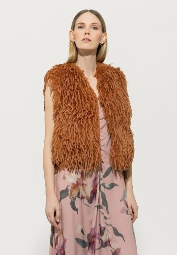 Пуховой жилет