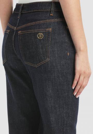 Прямые джинсы