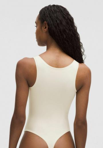 Спортивный топ