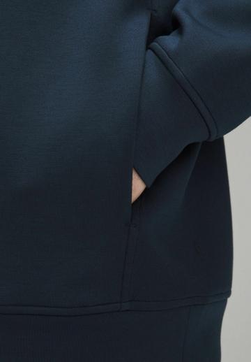 Спортивная кофта