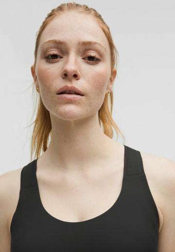 Спортивный бюстгальтер