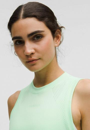 Спортивный топ