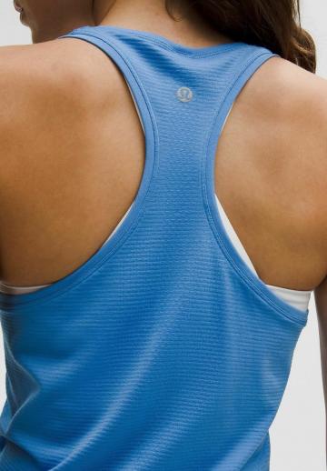 Спортивный топ