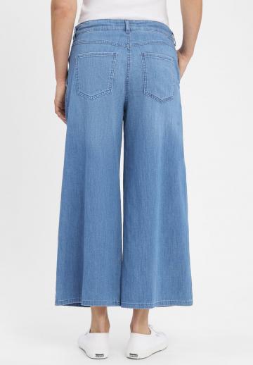 Короткие джинсы