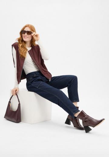 Короткие джинсы