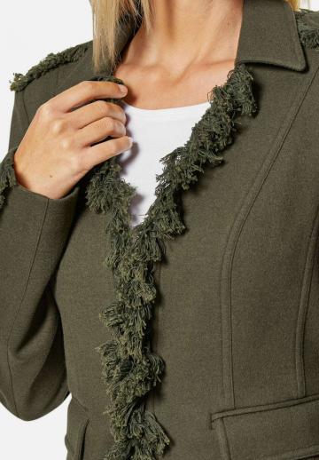 Блейзер с накладными карманами