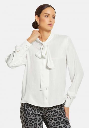 Атласная блузка