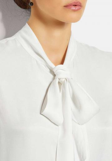 Атласная блузка