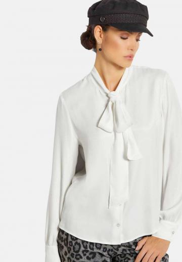 Атласная блузка