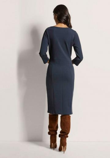 Платье футляр