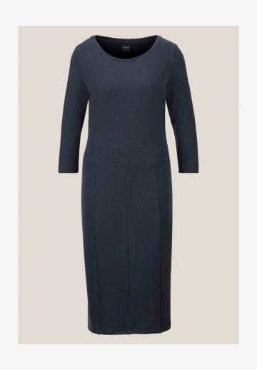 Платье футляр