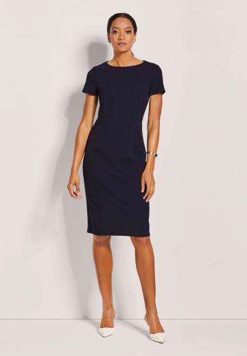 Платье футляр