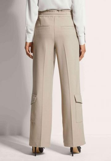 Брюки с накладными карманами