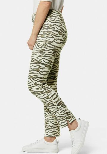 Узкие брюки