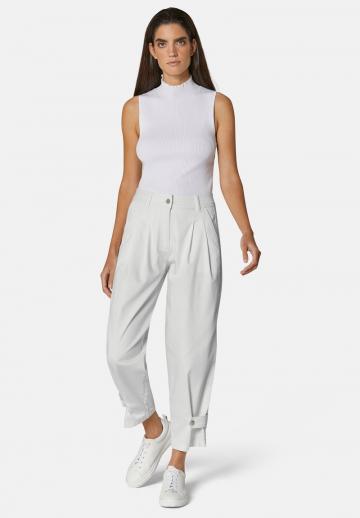 Короткие джинсы