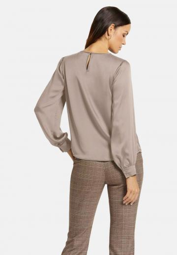 Атласная блузка