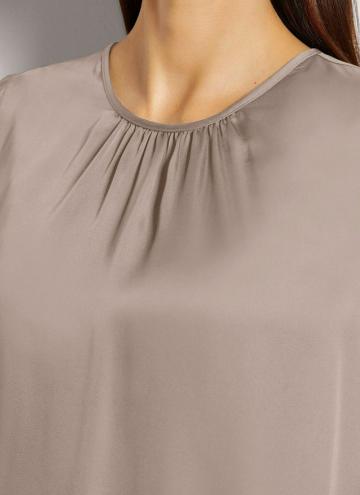 Атласная блузка