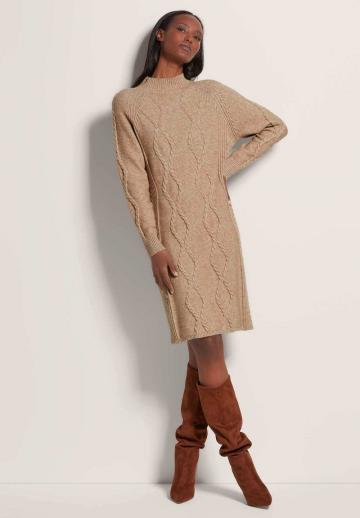 Вязаное платье