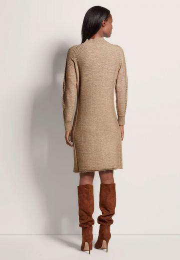 Вязаное платье