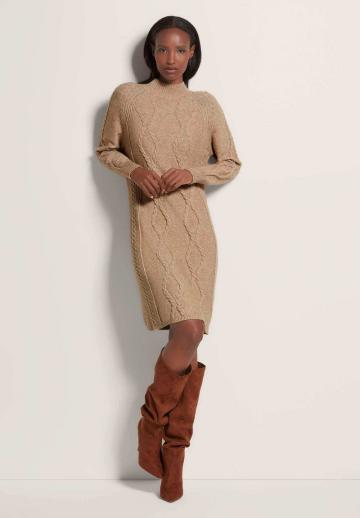 Вязаное платье