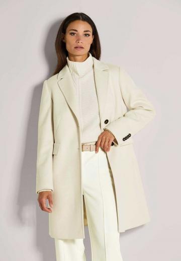 Короткое пальто