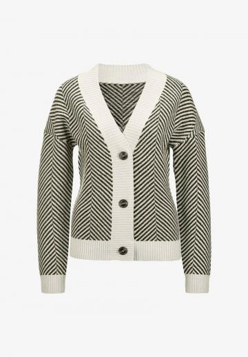 Жаккардовая вязаная кофта