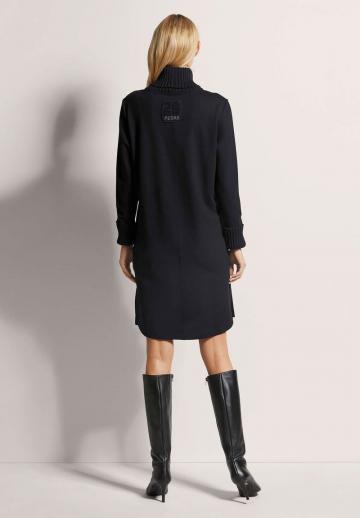 Вязаное платье