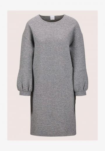 Вязаное платье