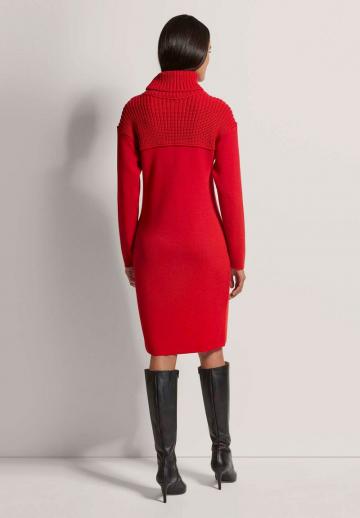 Платье футляр