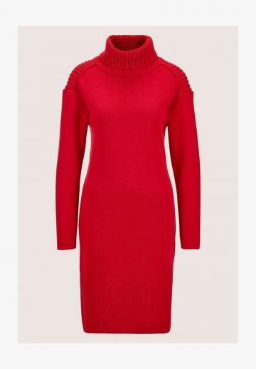 Платье футляр