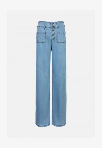 Клешеные джинсы