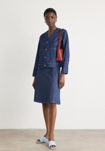 Джинсовая куртка