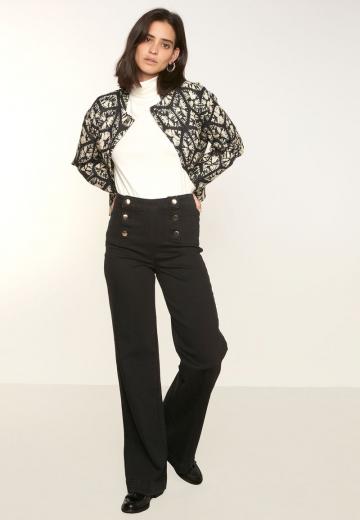 Клешеные джинсы