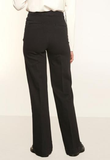 Клешеные джинсы