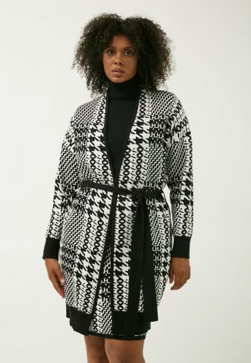 Жаккардовая вязаная кофта