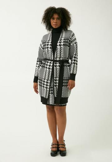 Жаккардовая вязаная кофта