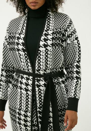 Жаккардовая вязаная кофта
