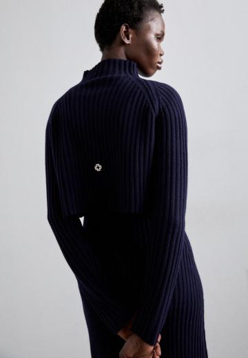 Вязаное платье