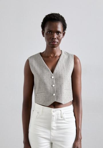 Короткая куртка