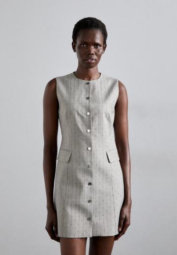 Короткое платье