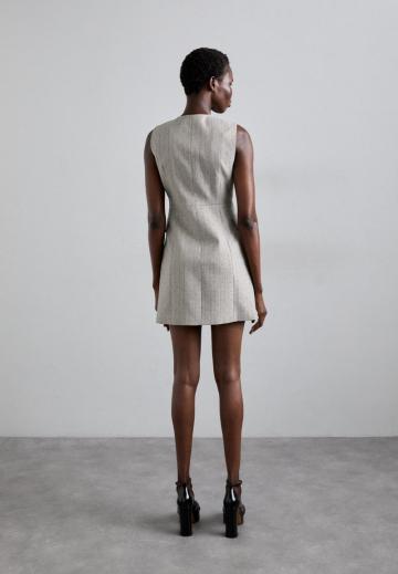 Короткое платье