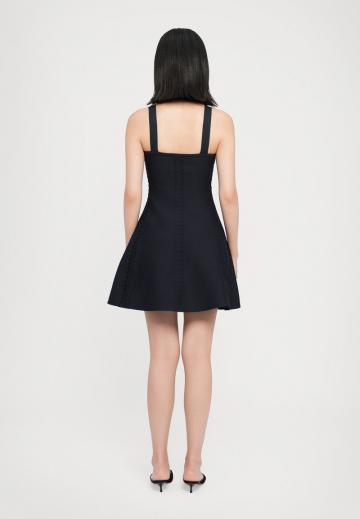 Короткое платье