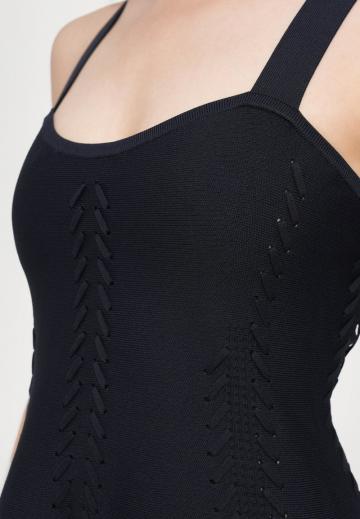 Короткое платье