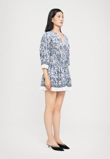 Короткое платье