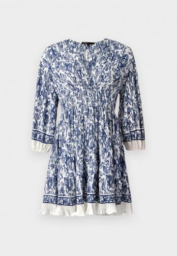 Короткое платье