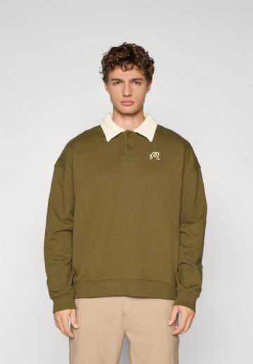 Спортивная кофта