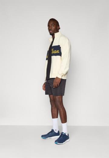 Спортивная кофта