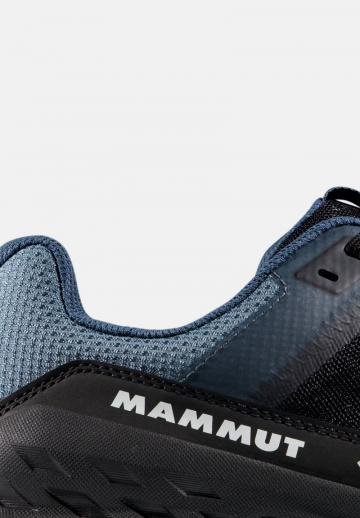 Походные кроссовки